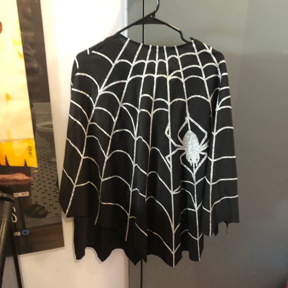 Spiderweb Halloween cape, free size.